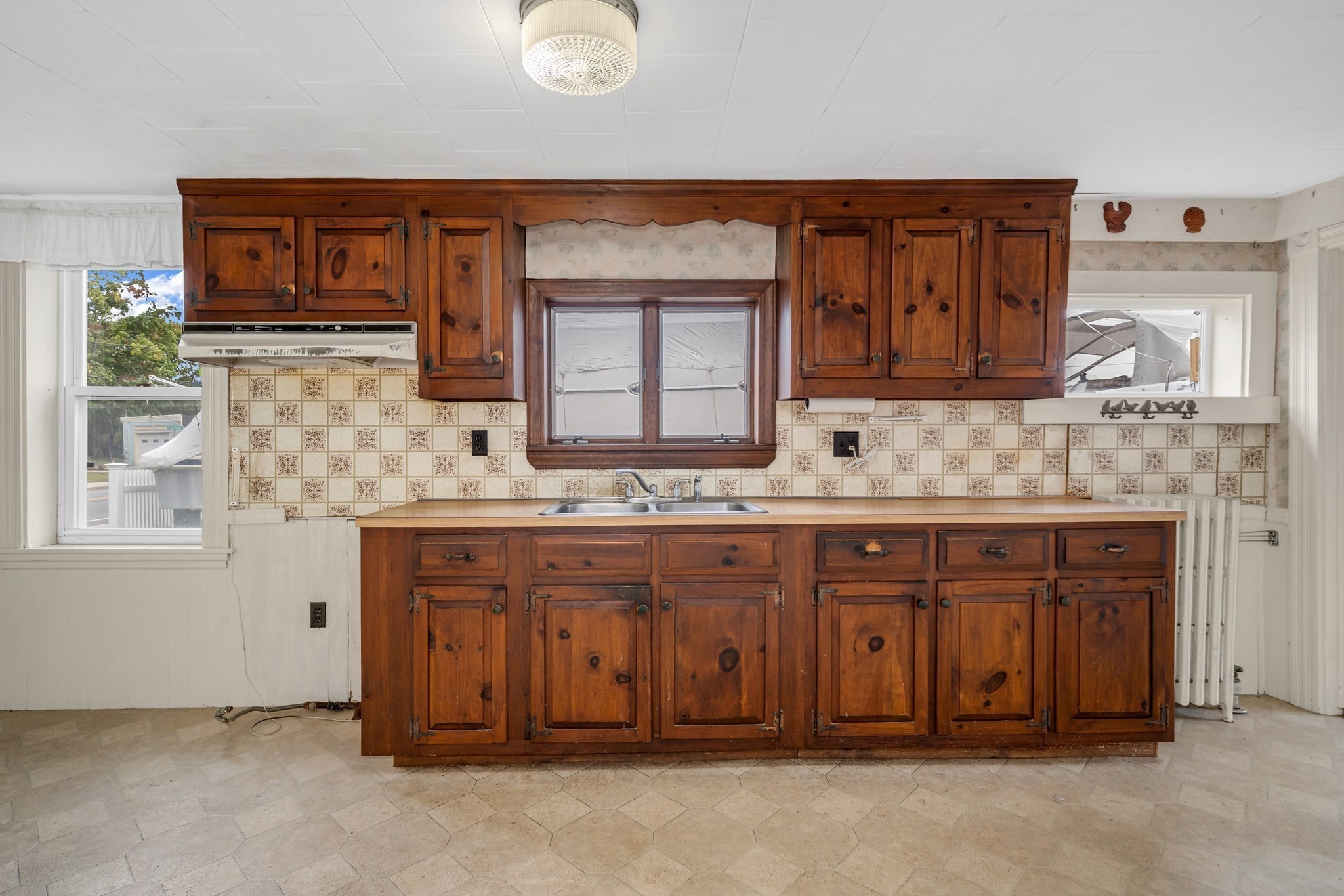 360 Merrimac Property Photo 16