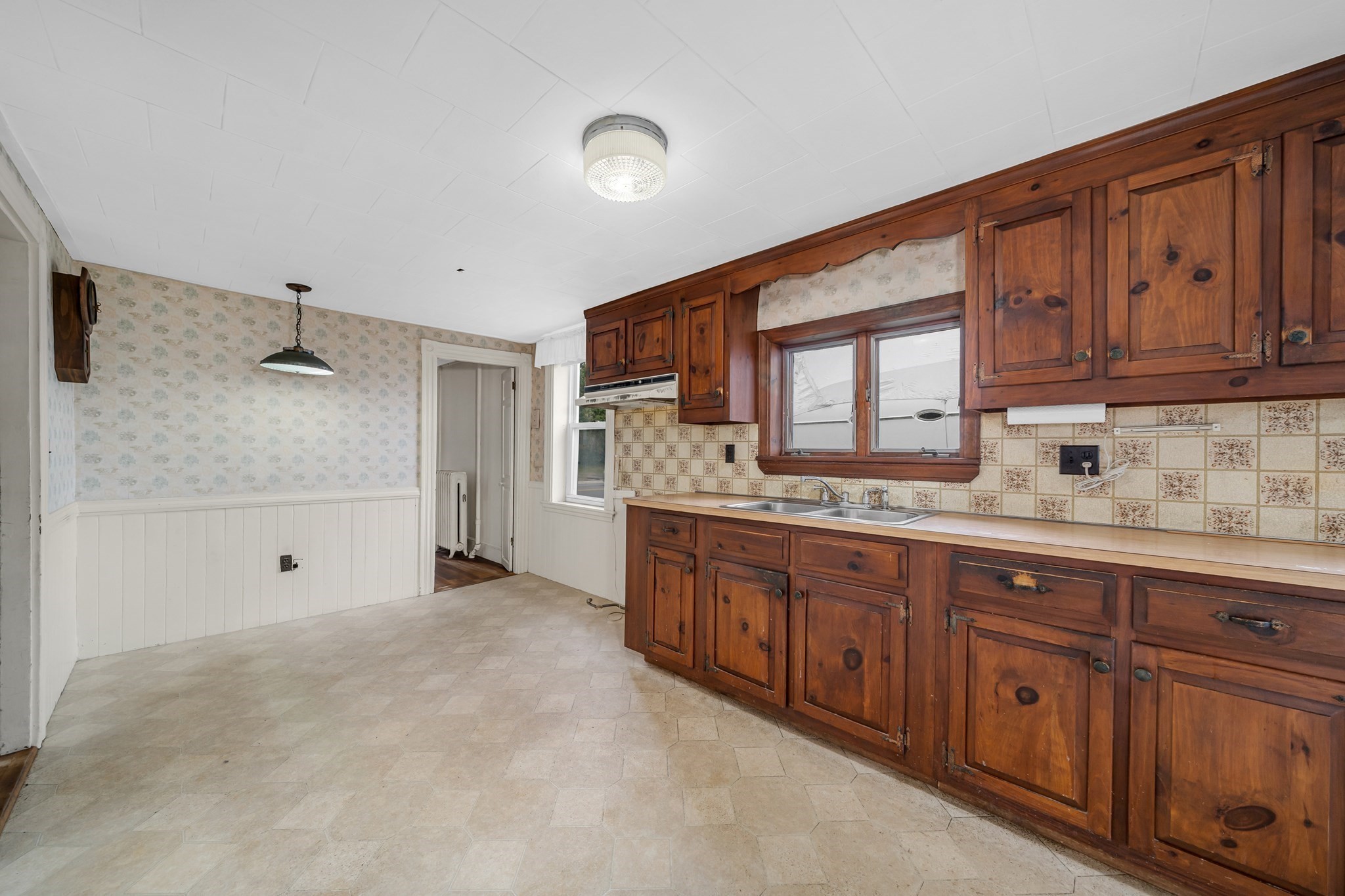360 Merrimac Property Photo 17
