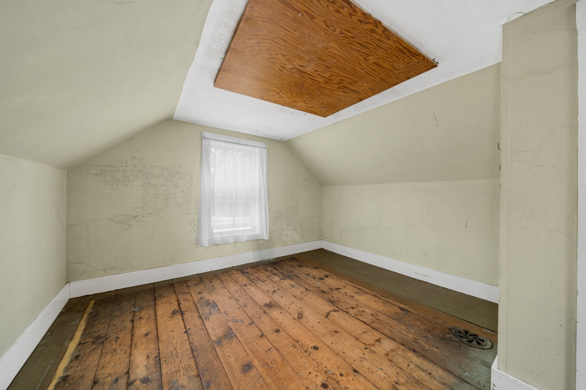 360 Merrimac Property Photo 33