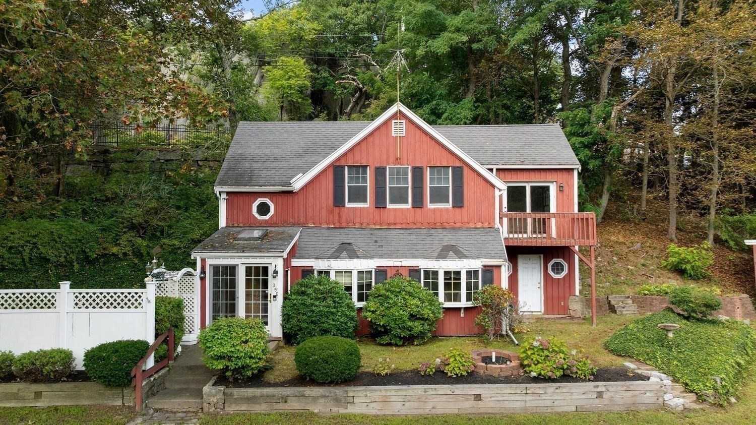350 Washington Street Property Photo 1