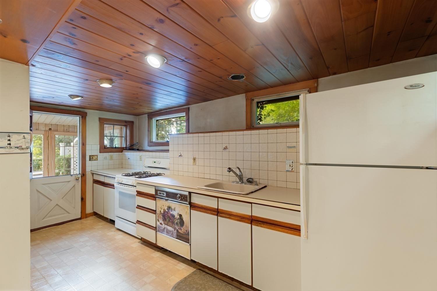 350 Washington Street Property Photo 8