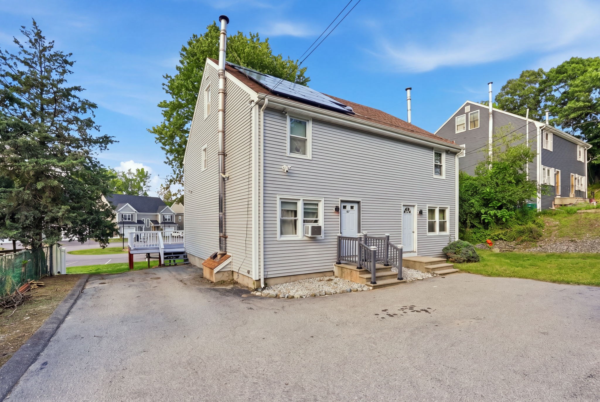 47 Lawn St # 47 Property Photo 2