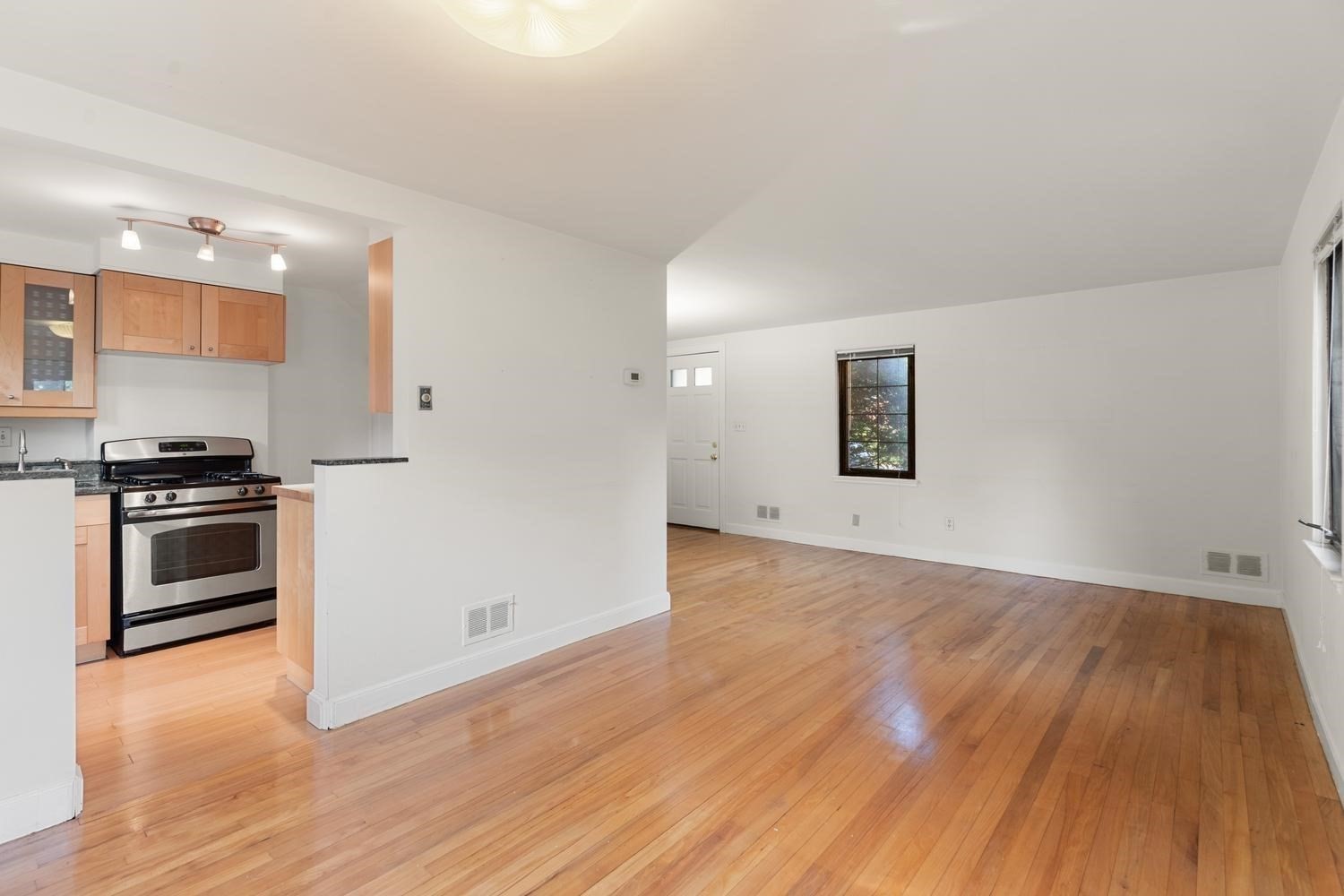 14 Grant Ave # 14 Property Photo 11
