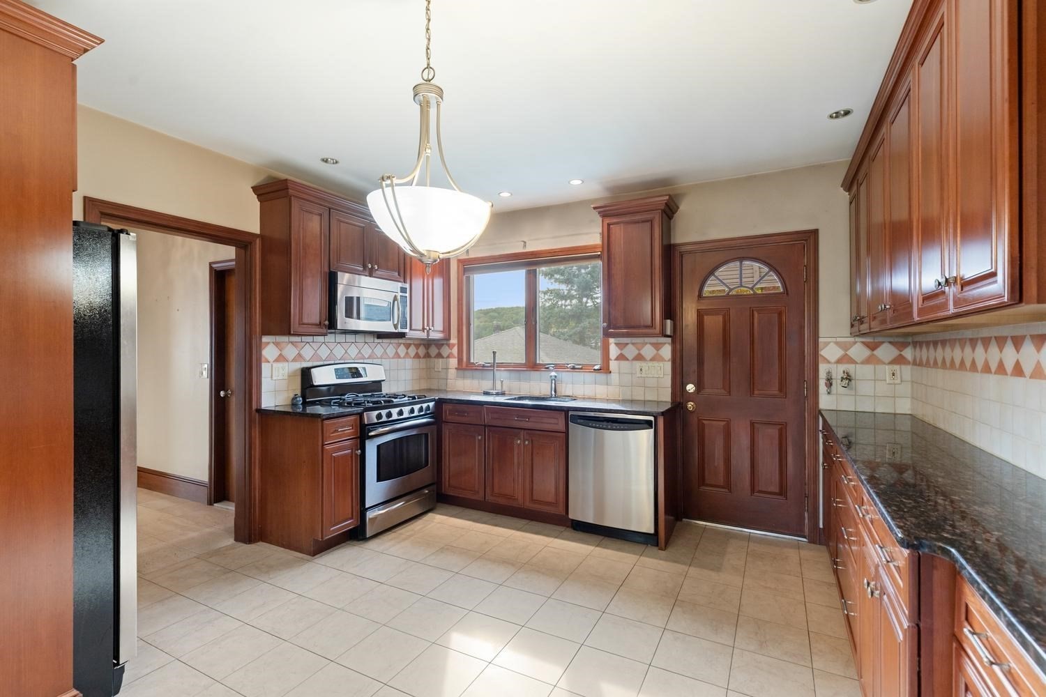 158 Common St Property Photo 15