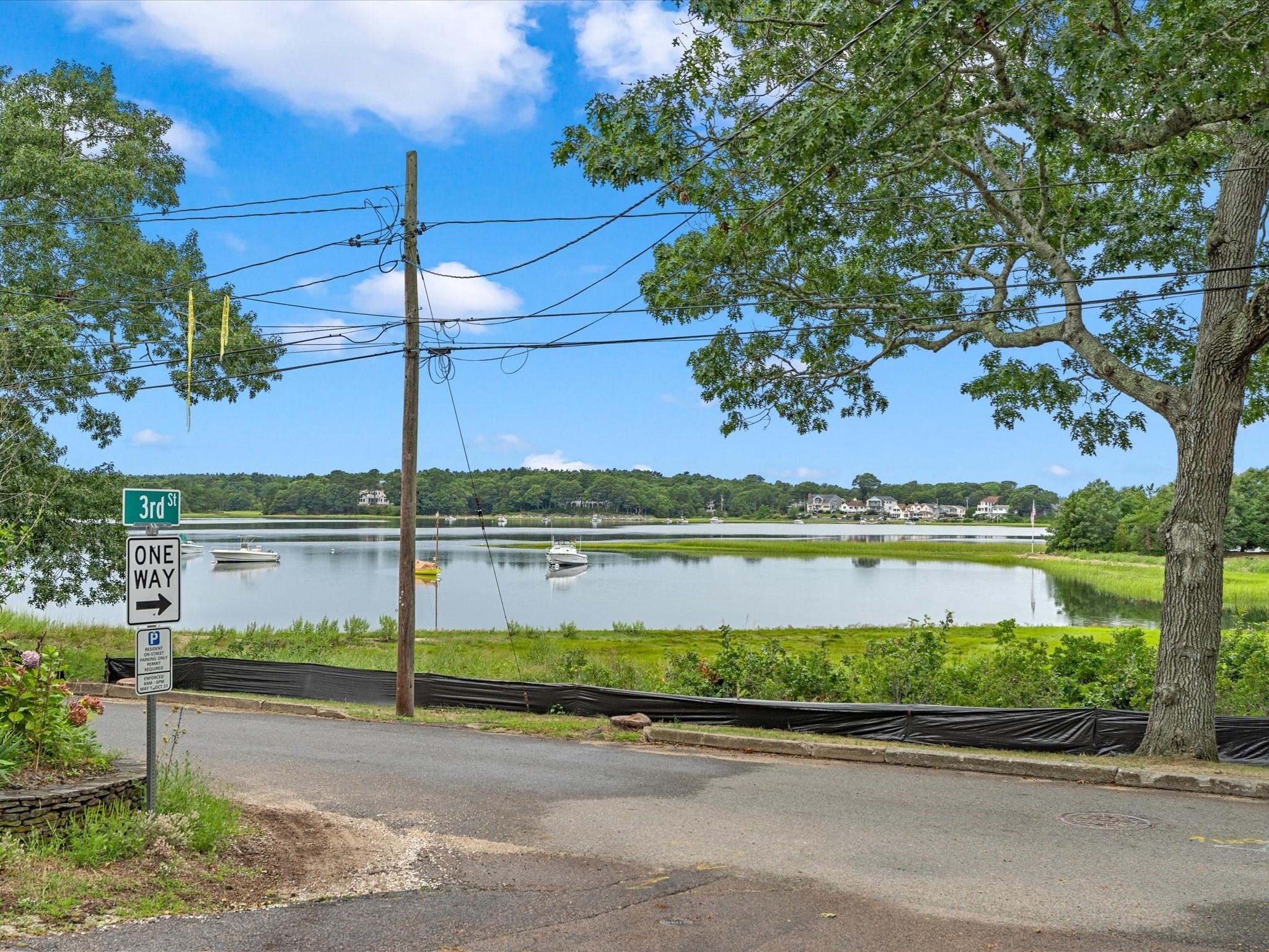 15 3rd St Property Photo 15