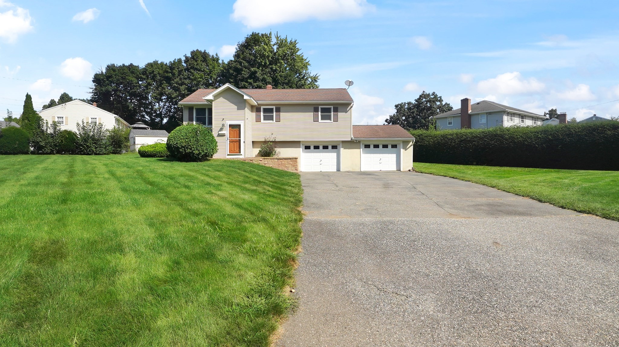 115 Clover Rd. Property Photo 1
