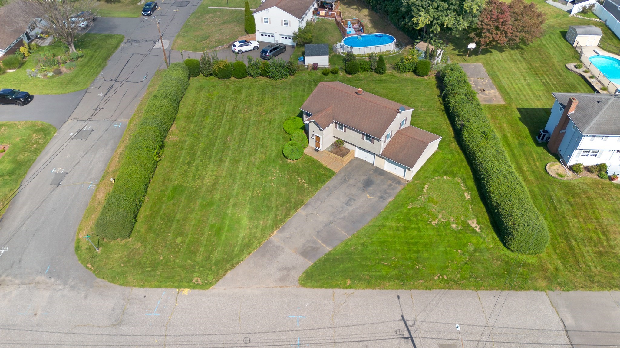115 Clover Rd. Property Photo 2