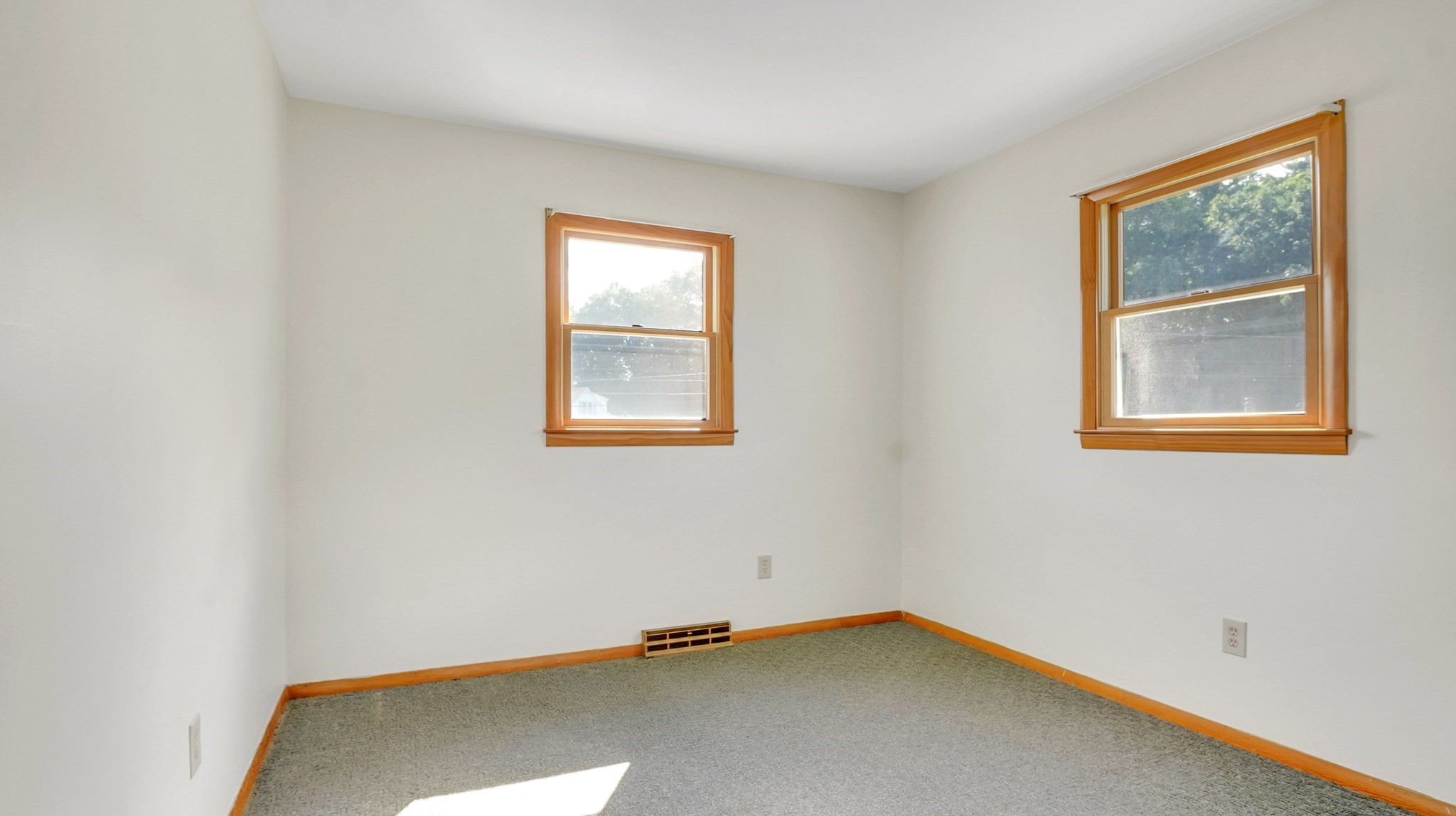 115 Clover Rd. Property Photo 11