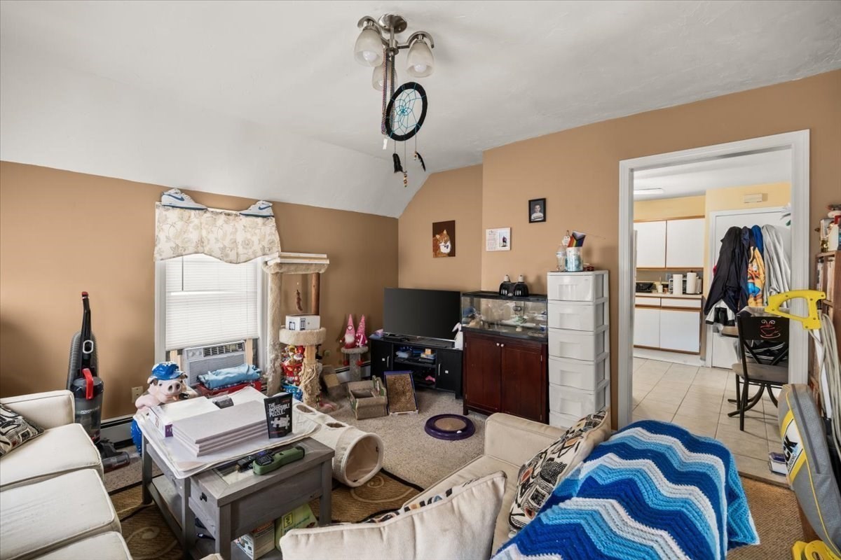 64 Oak St Property Photo 14