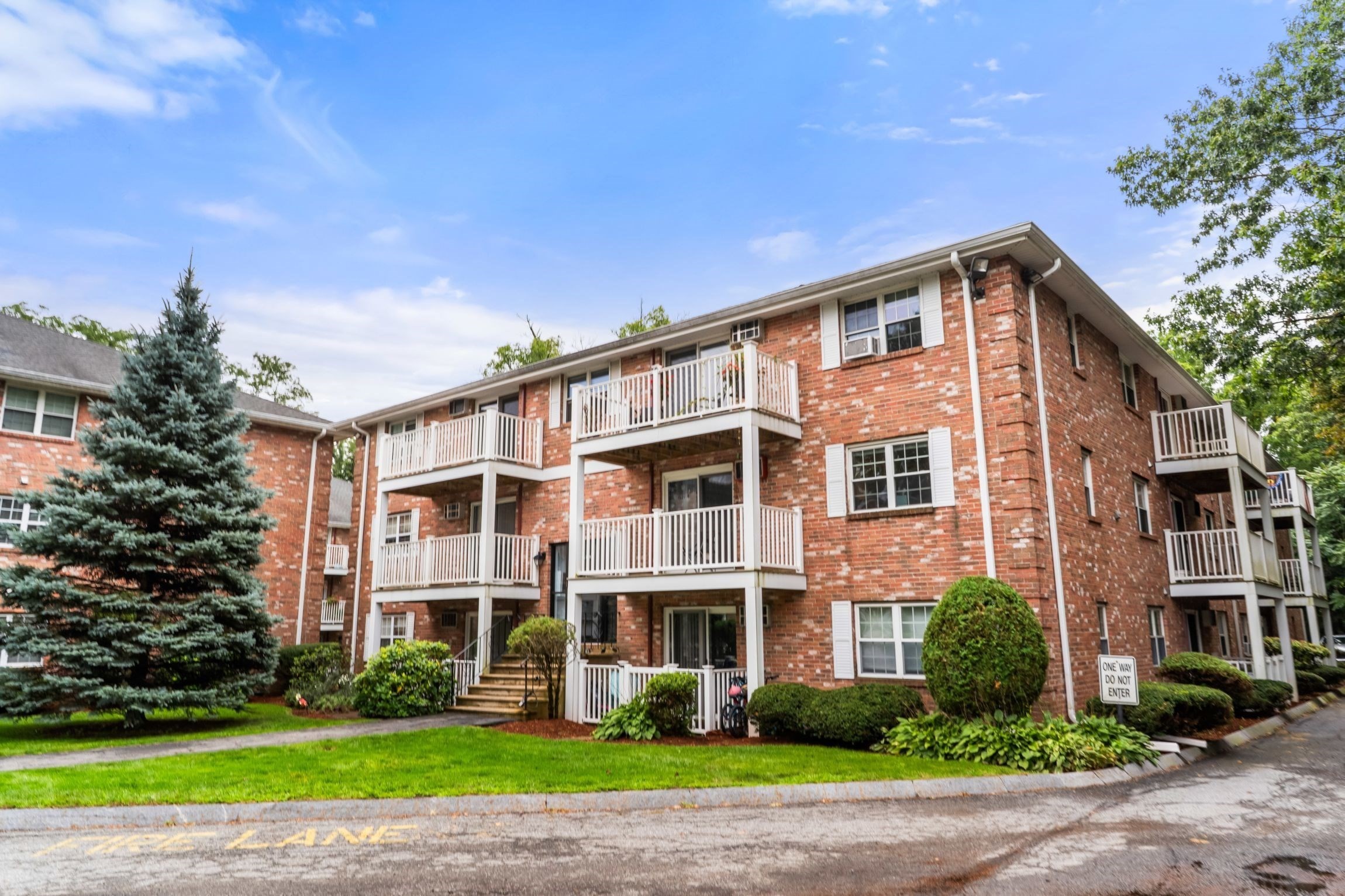 10 Karen Cir # 14