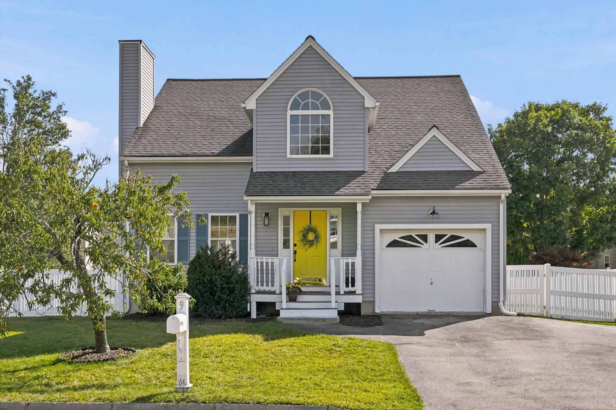 9 Derby Ln. Property Photo 1