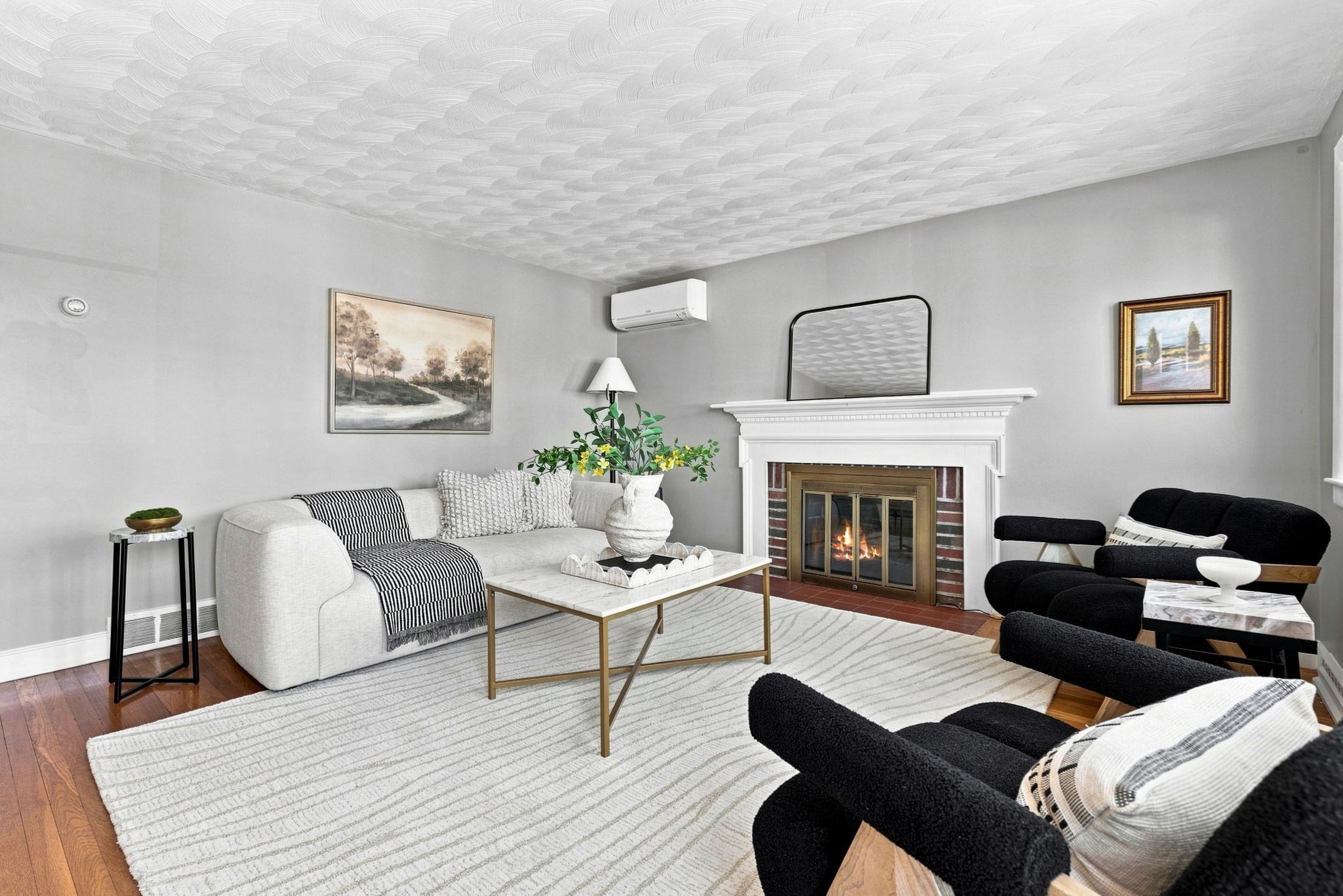 19 Elliott St Property Photo 2