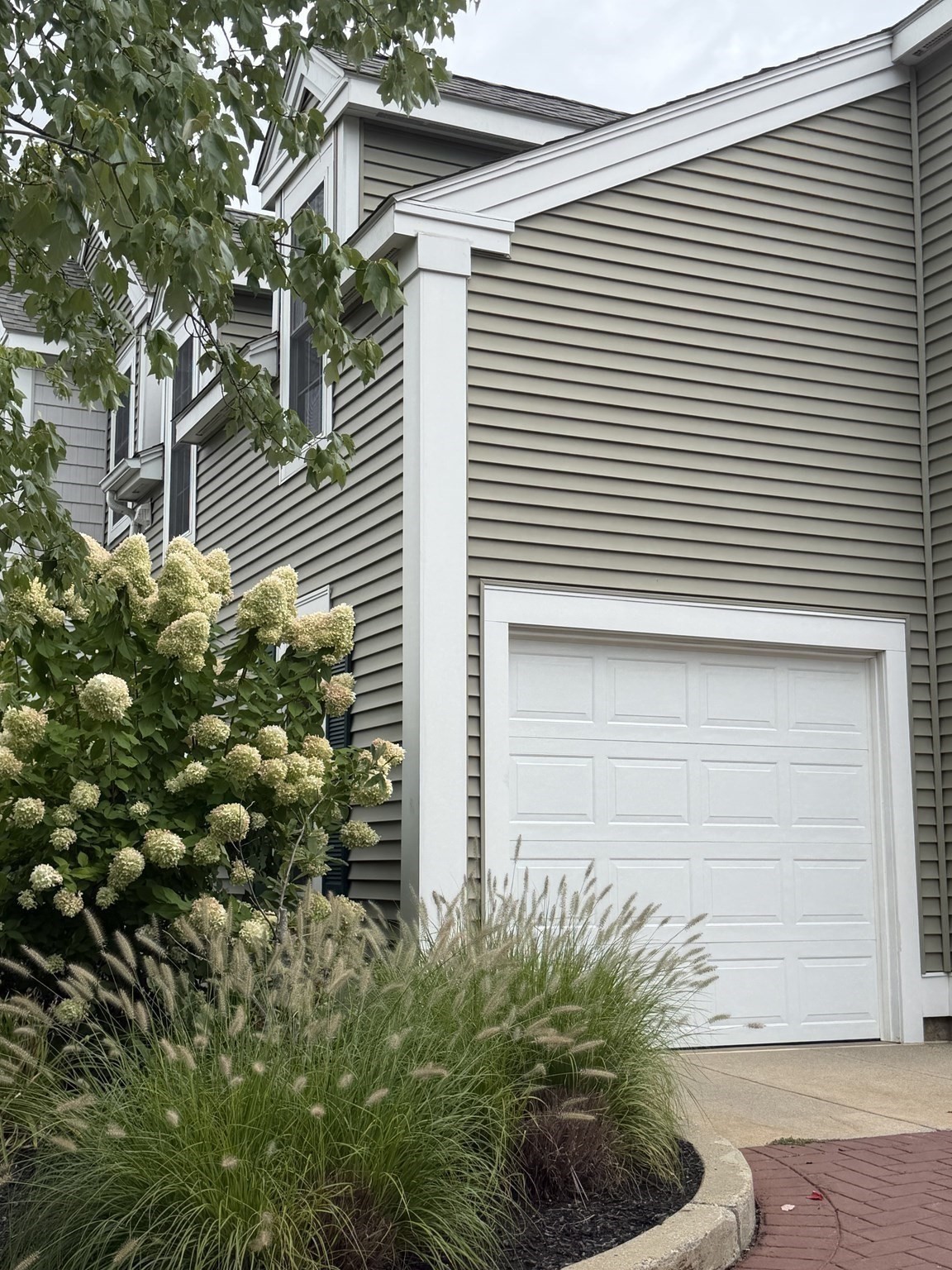 4 Village Dr # 4 Property Photo 3