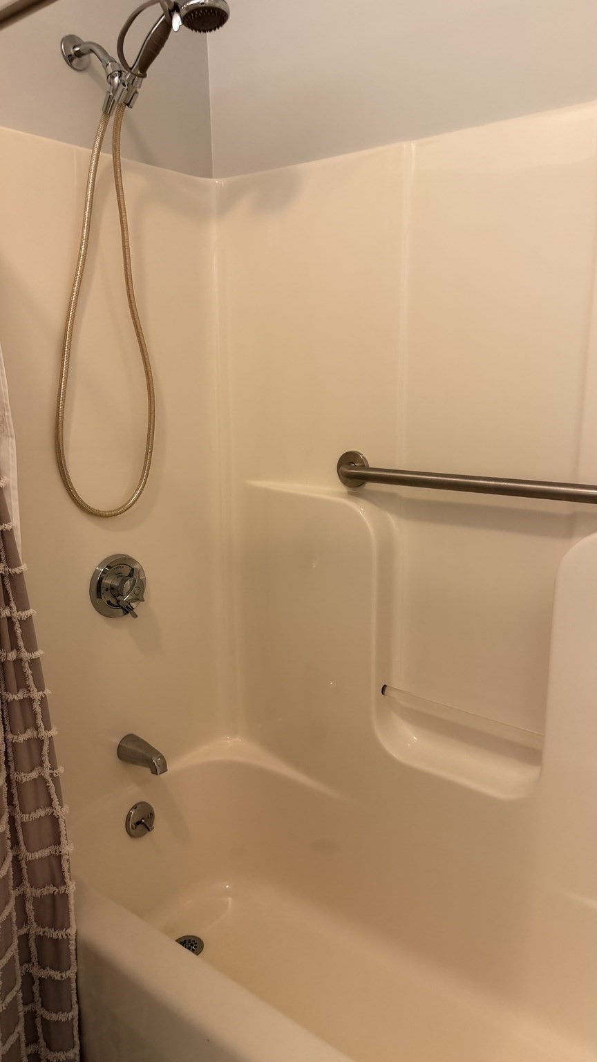 4 Village Dr # 4 Property Photo 12