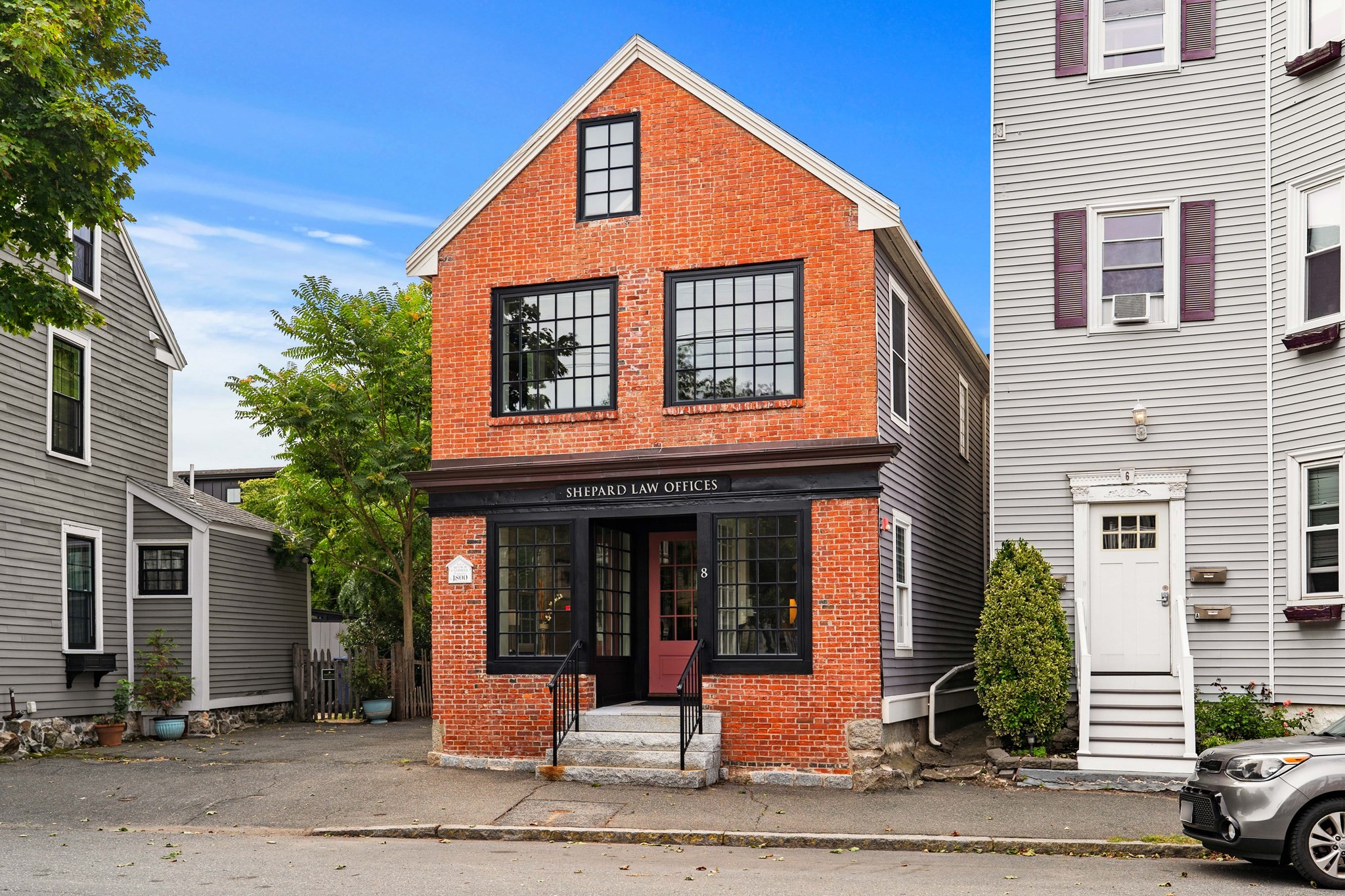 8 Essex St Property Photo 1