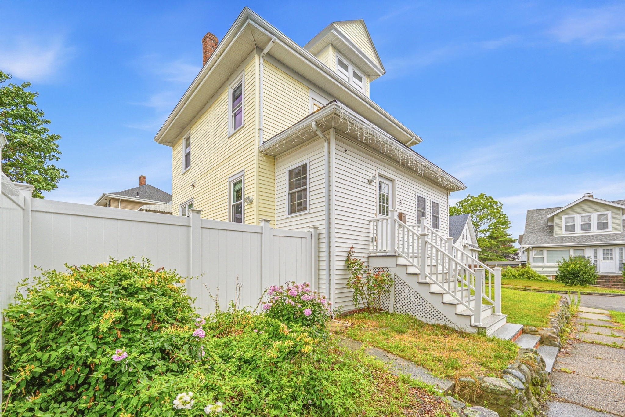 3 Florence Property Photo 1