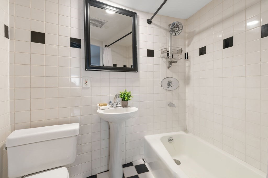 348 Franklin St # 3a Property Photo 12