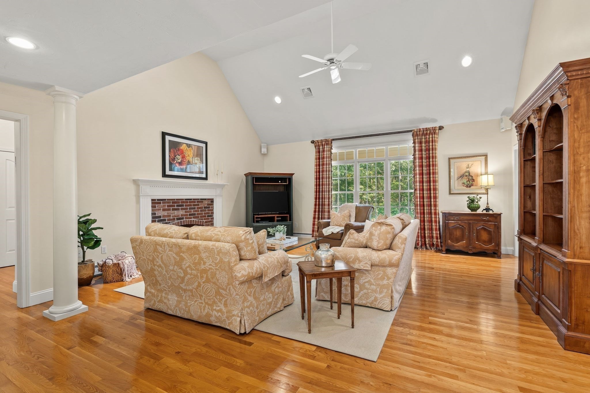 11 Sycamore Ave Property Photo 6
