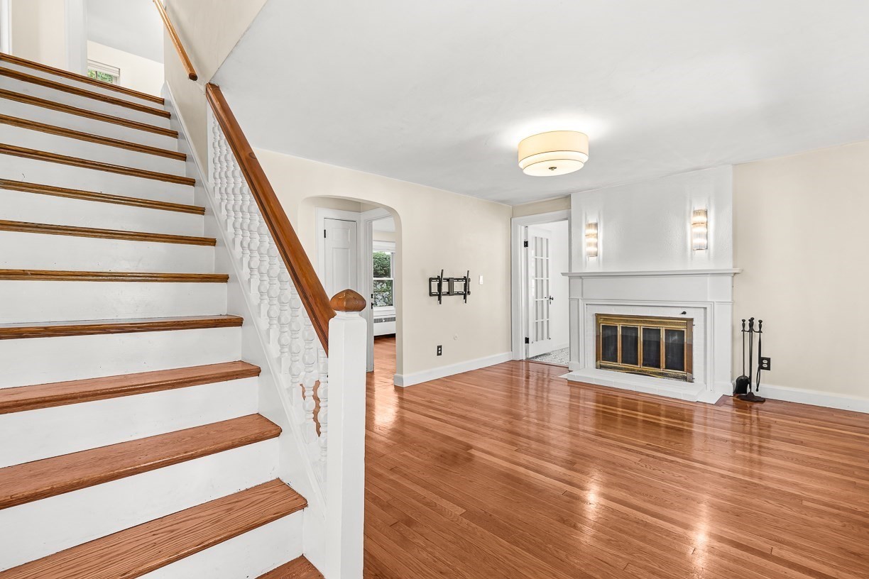 22 Glen Rock Ave Property Photo 4