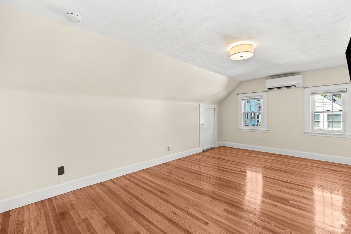22 Glen Rock Ave Property Photo 21