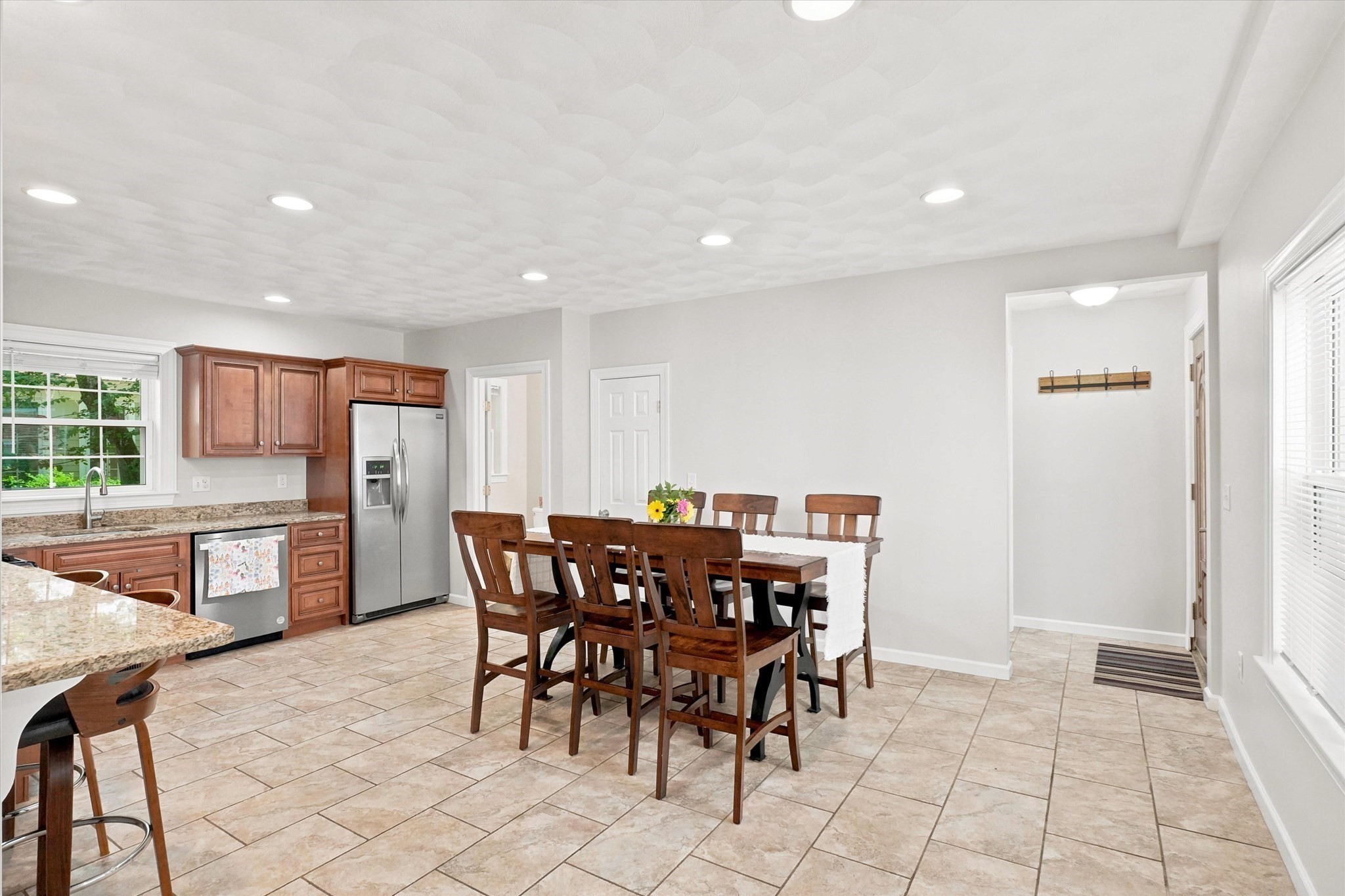 998 Boston Rd Property Photo 13