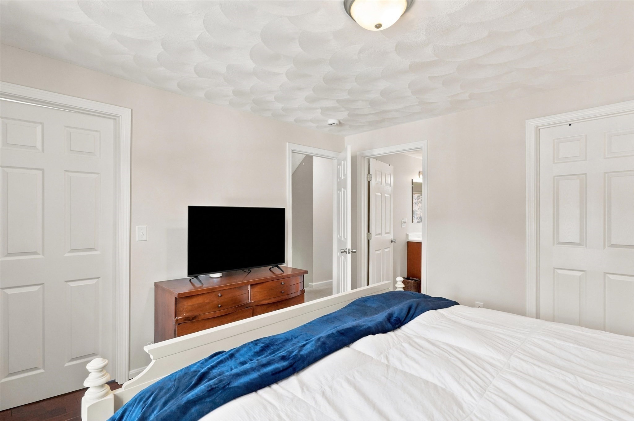 998 Boston Rd Property Photo 19