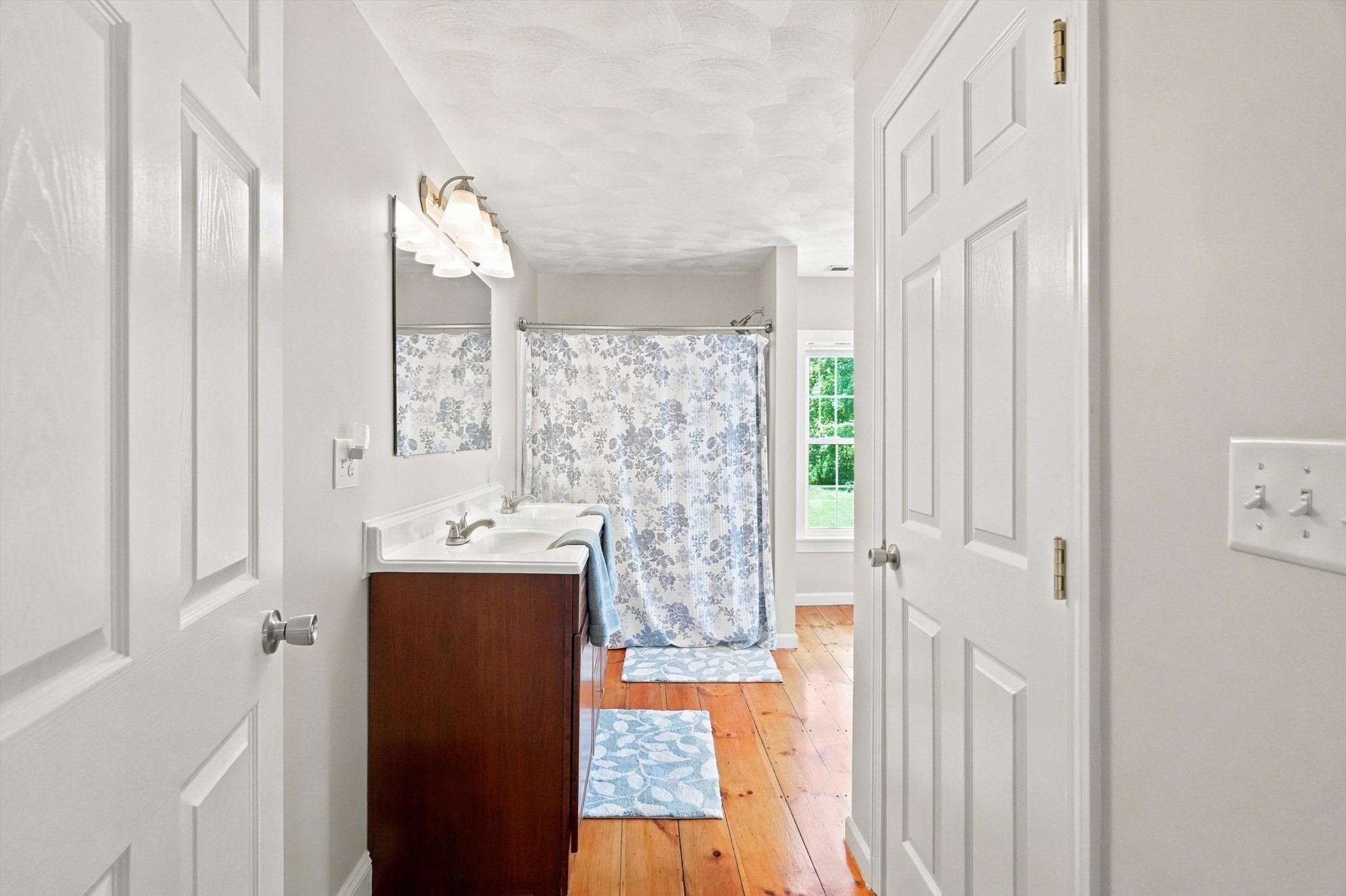 998 Boston Rd Property Photo 20
