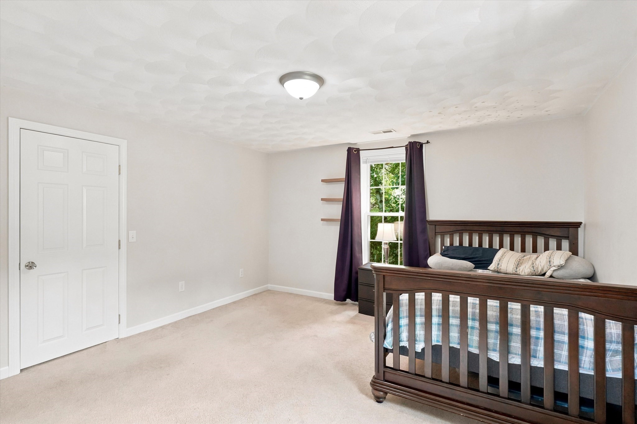 998 Boston Rd Property Photo 28