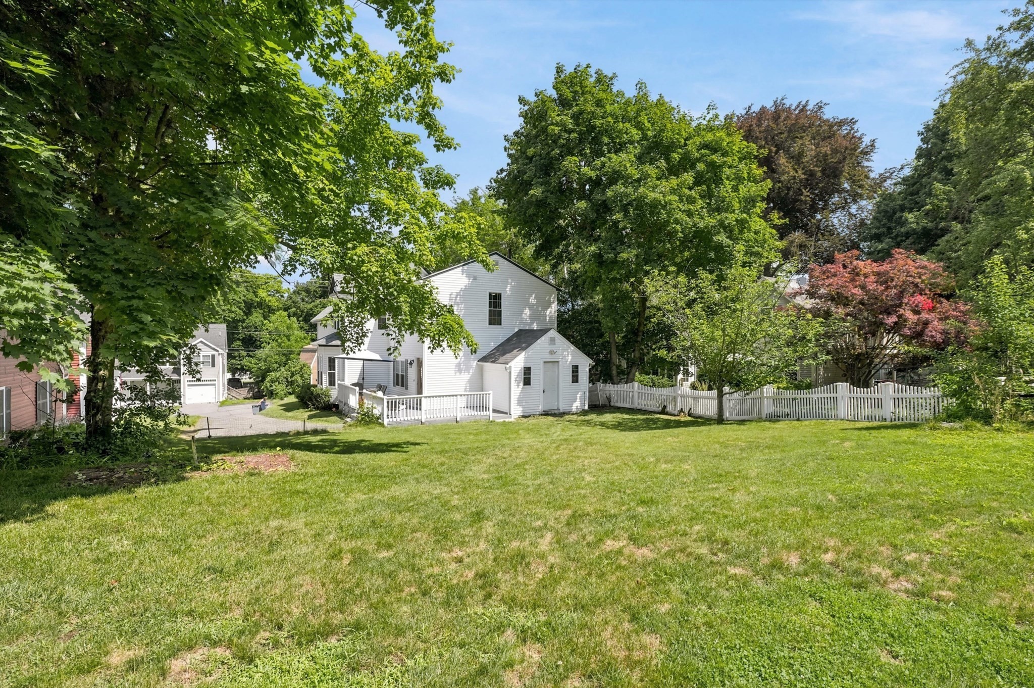 998 Boston Rd Property Photo 37