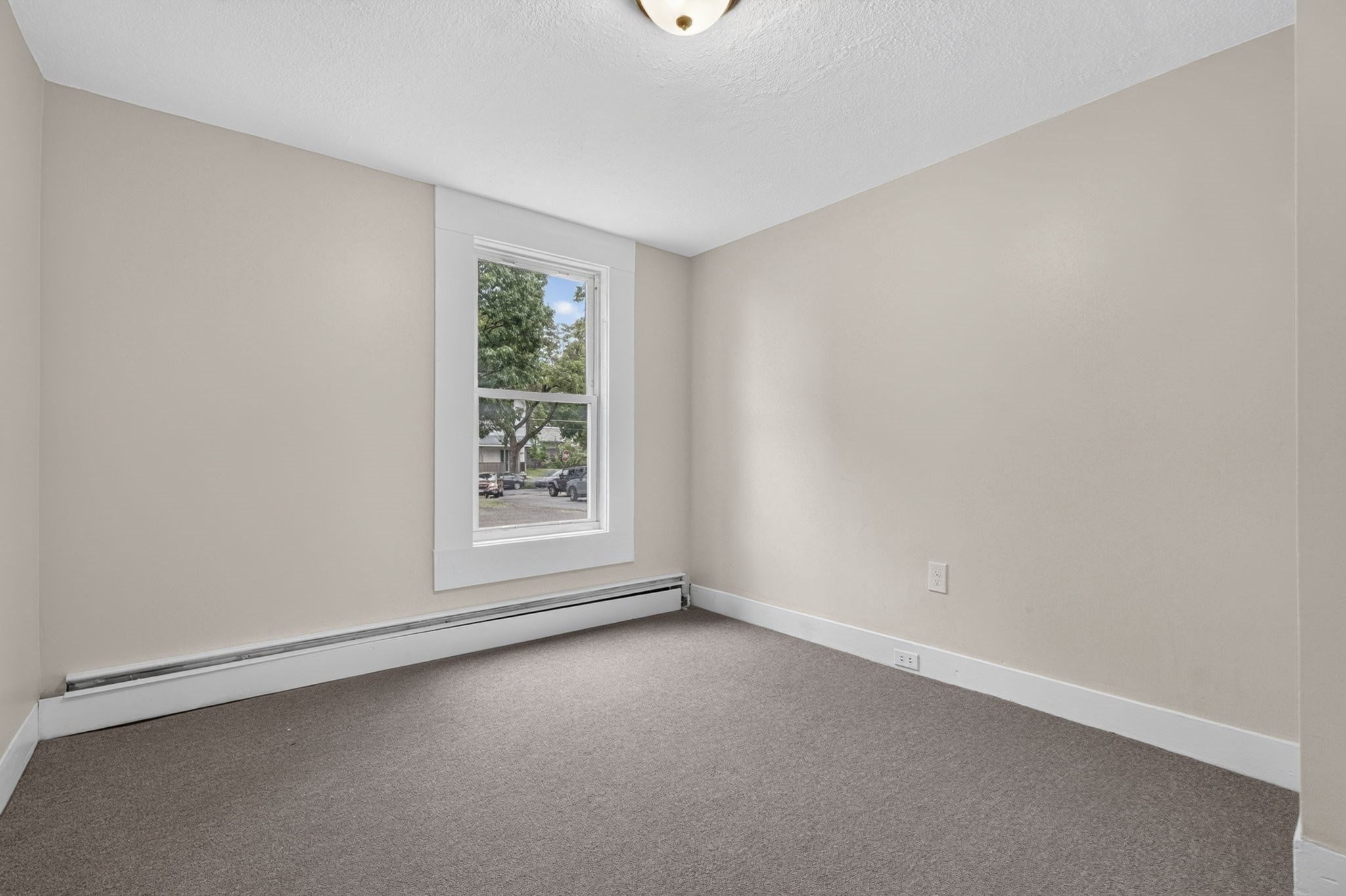 7 Concord St Property Photo 8