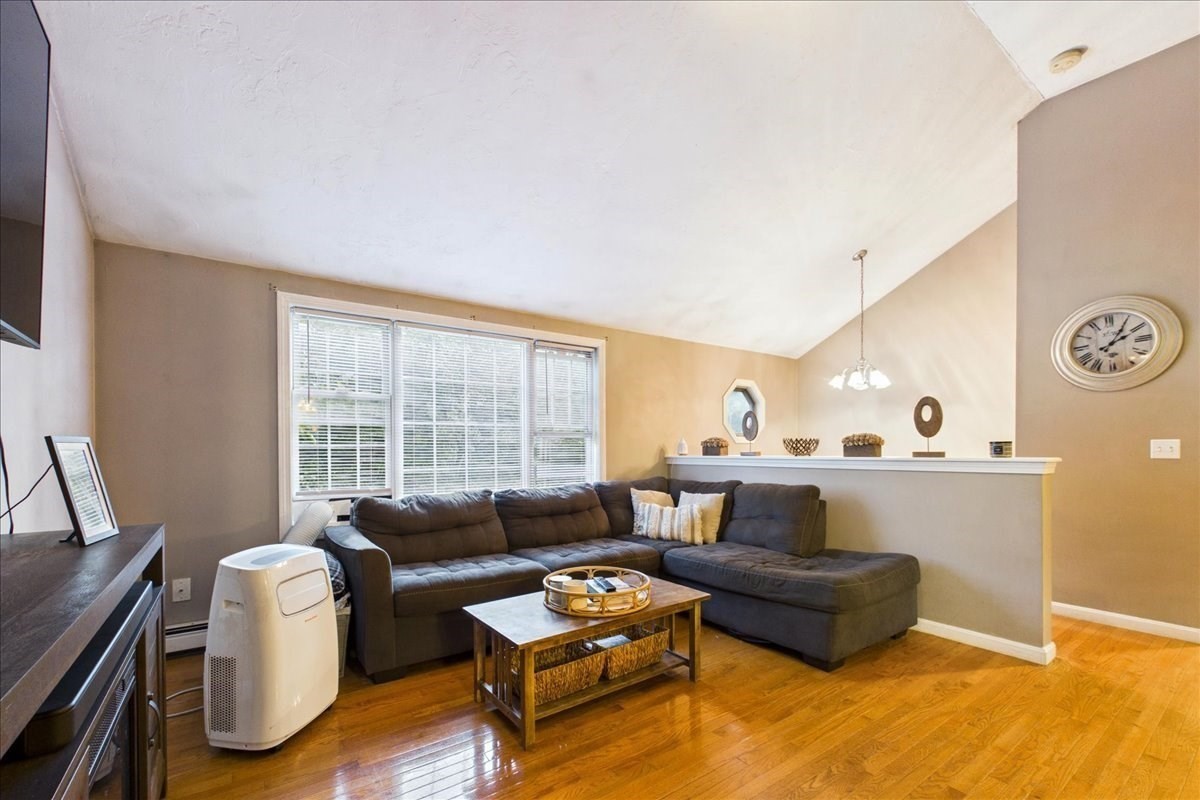 15 Old Center St Property Photo 14