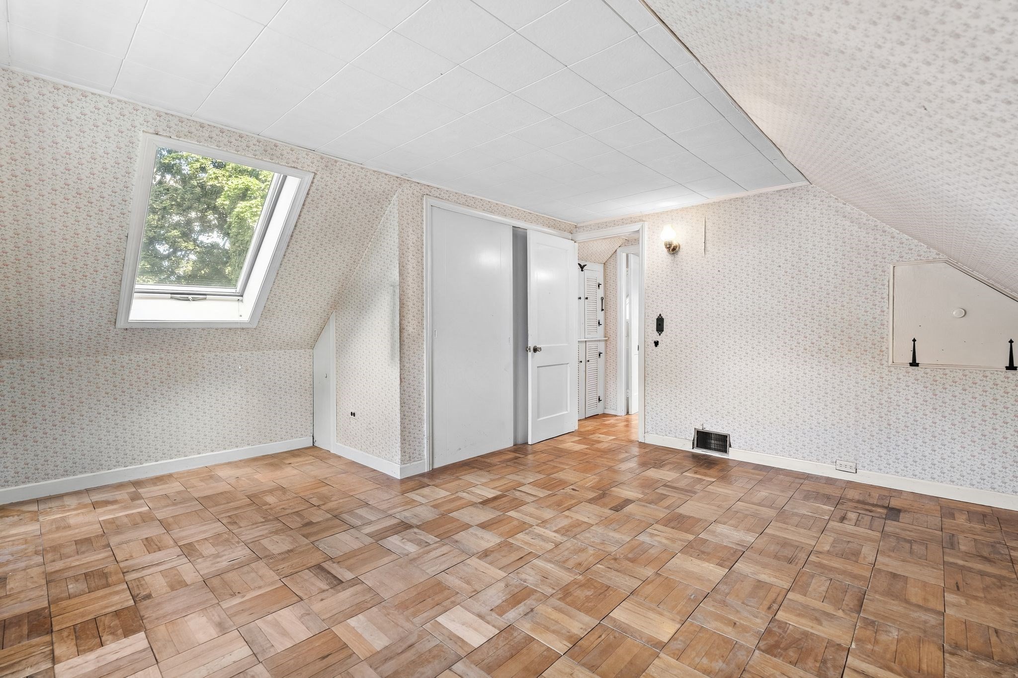 71 Sheppard Ave Property Photo 30