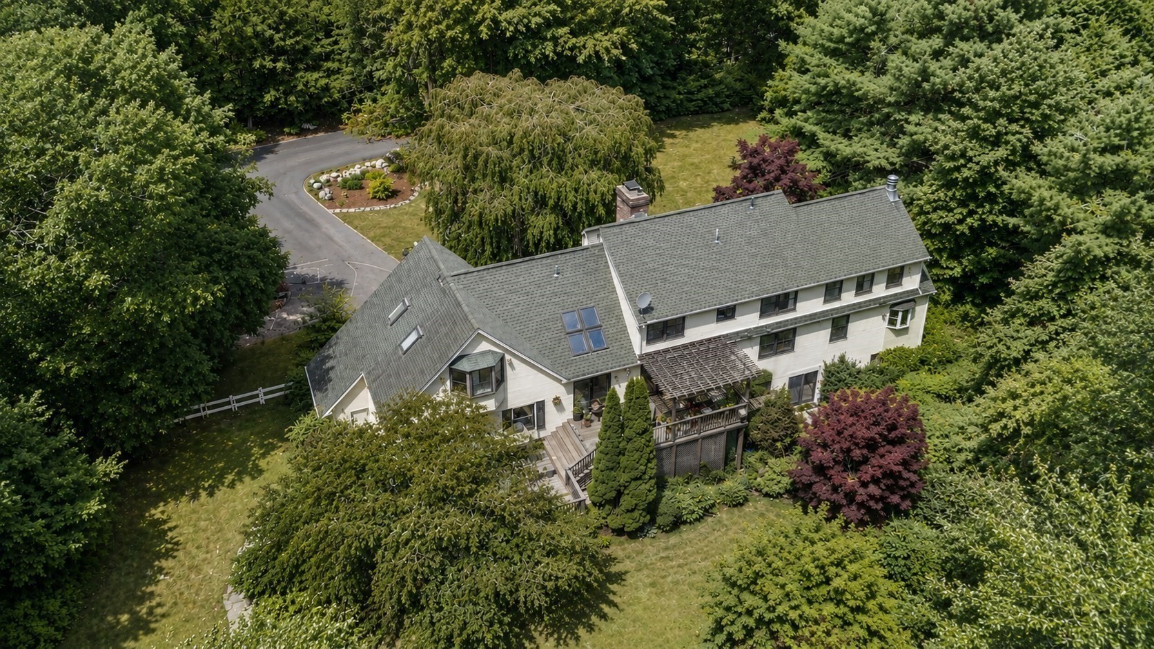 7 Pond St Property Photo 5