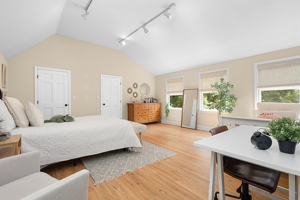 7 Pond St Property Photo 32