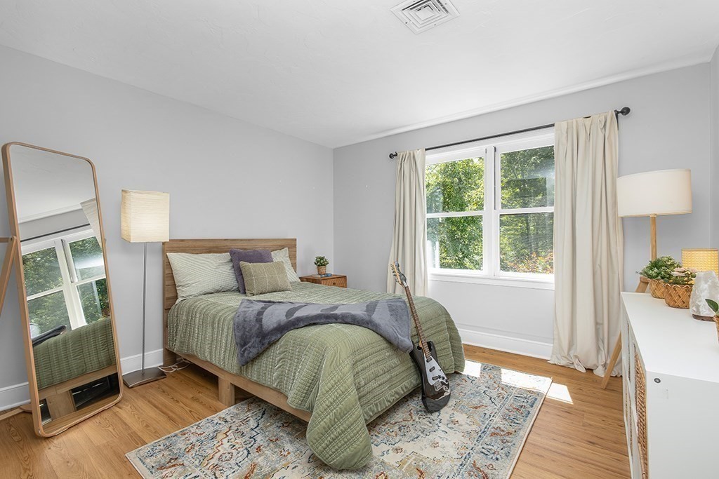 7 Pond St Property Photo 33