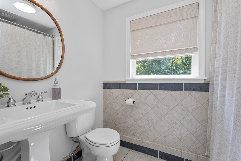 7 Pond St Property Photo 36