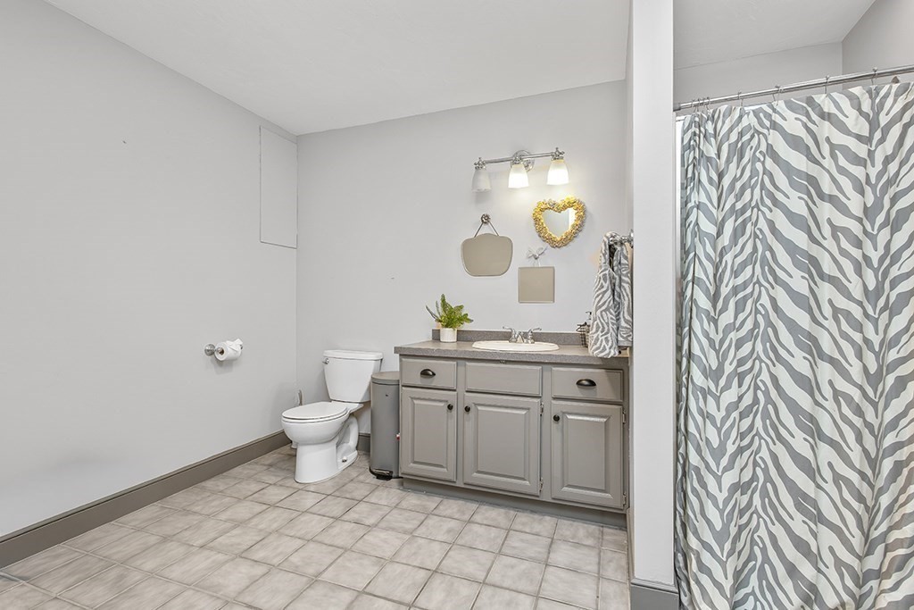 7 Pond St Property Photo 40