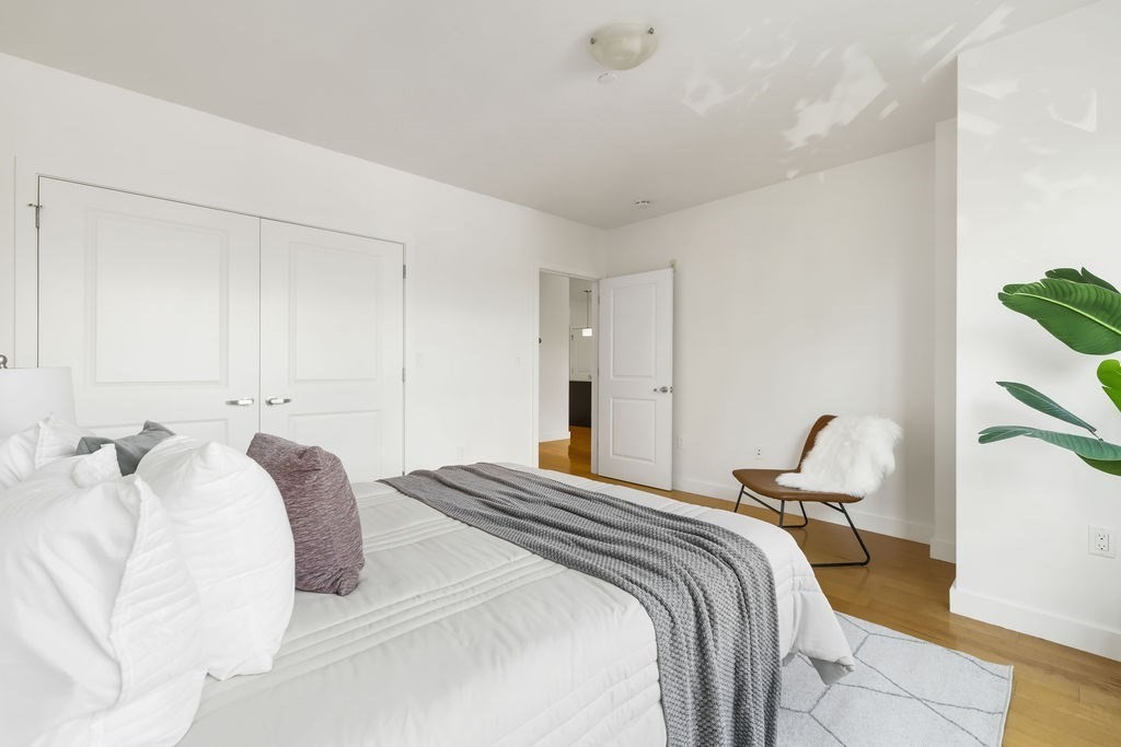 65 Beacon St # 403 Property Photo 10