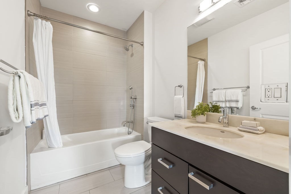 65 Beacon St # 403 Property Photo 11