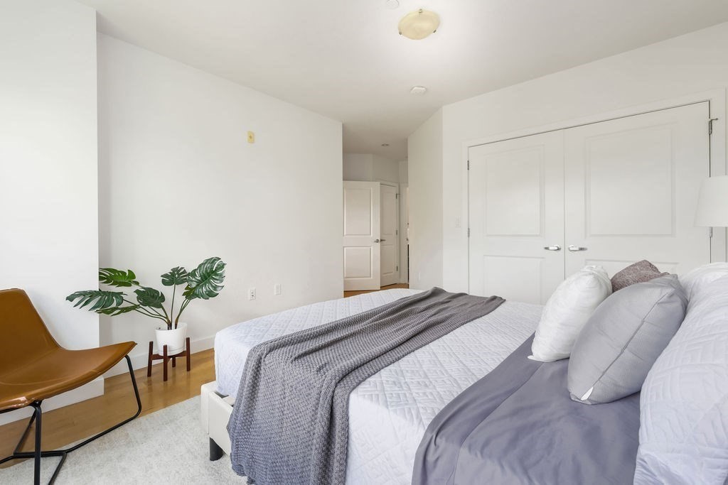 65 Beacon St # 403 Property Photo 13