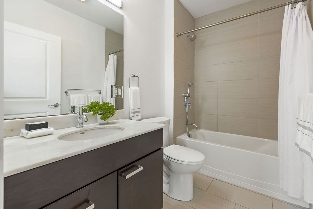 65 Beacon St # 403 Property Photo 14
