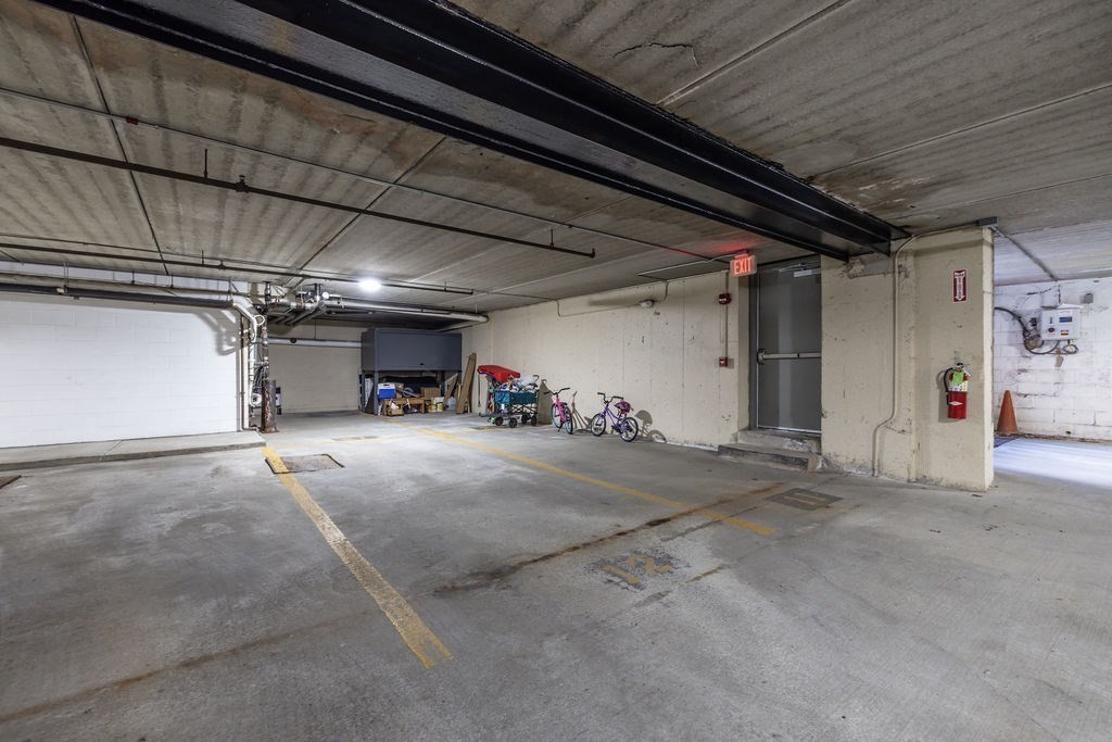 65 Beacon St # 403 Property Photo 16