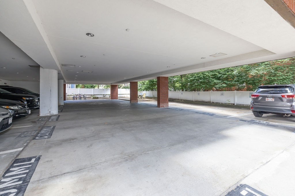 65 Beacon St # 403 Property Photo 17