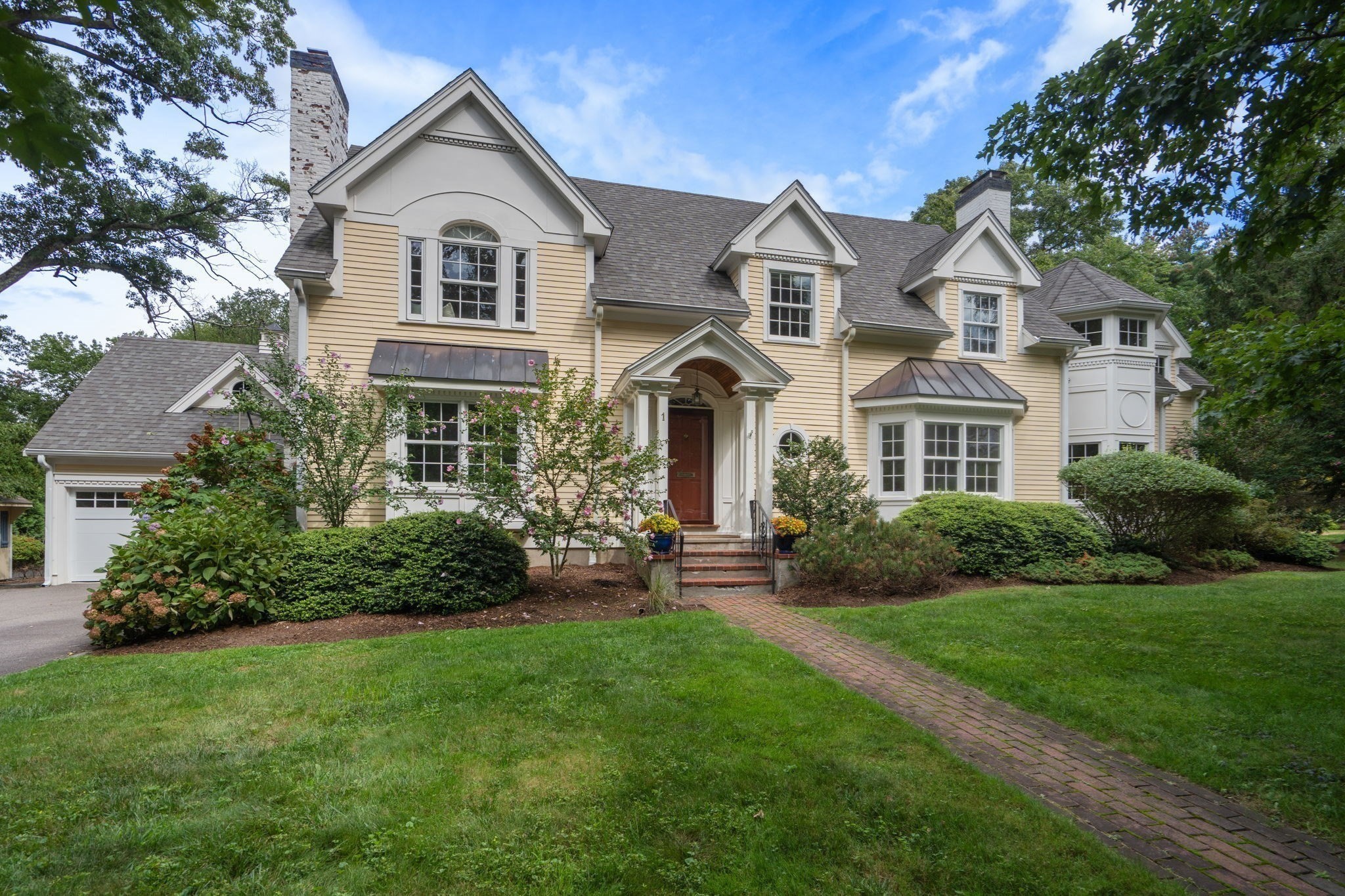 1 Kenilworth Circle Property Photo 1