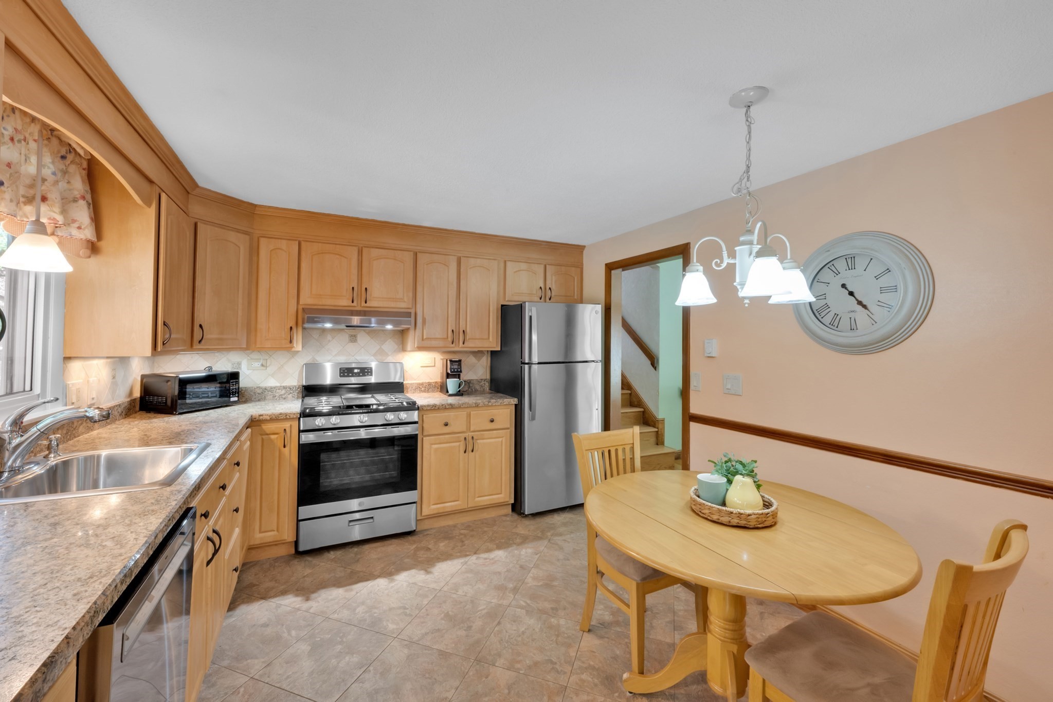 401 Cross St Property Photo 11