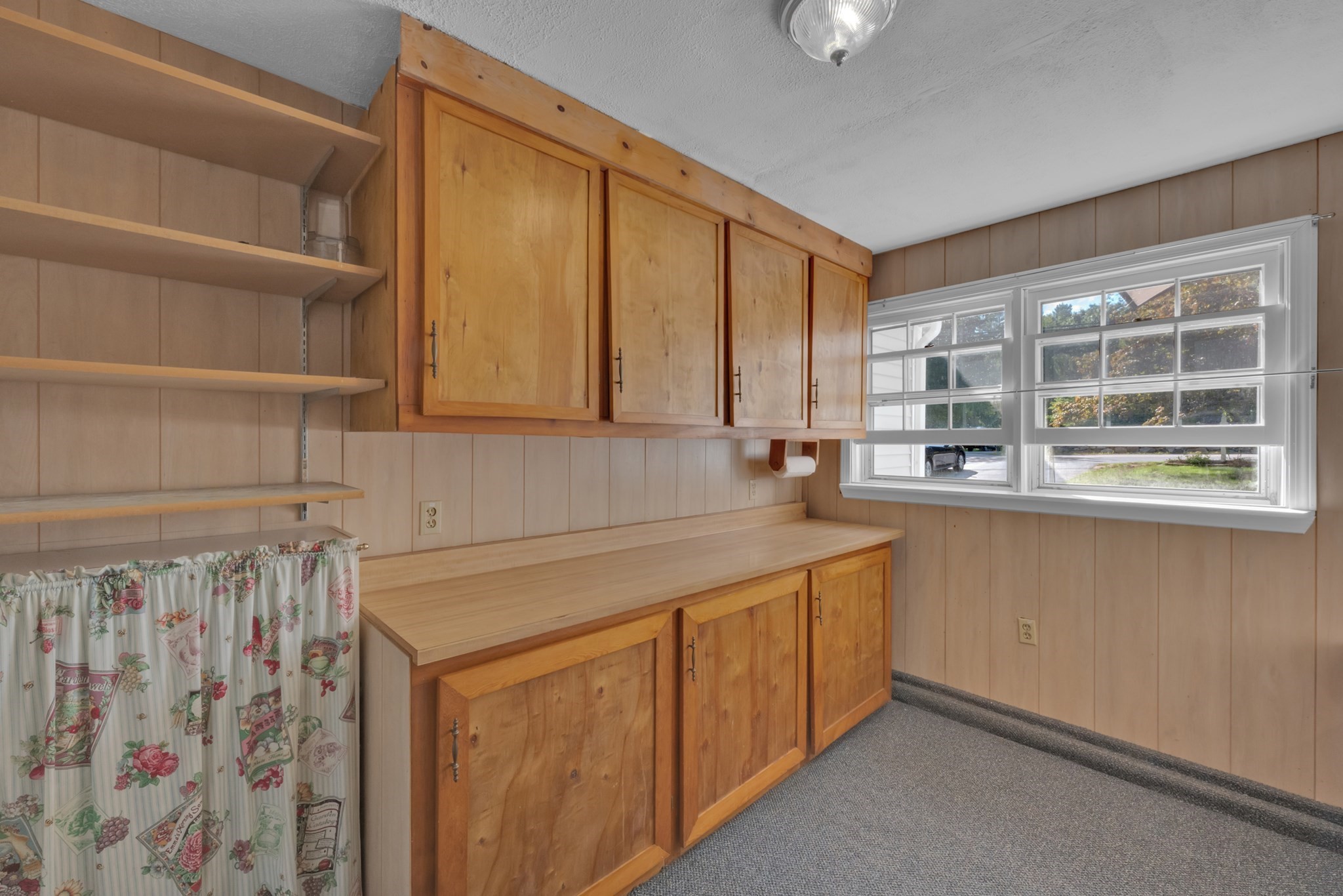 401 Cross St Property Photo 23