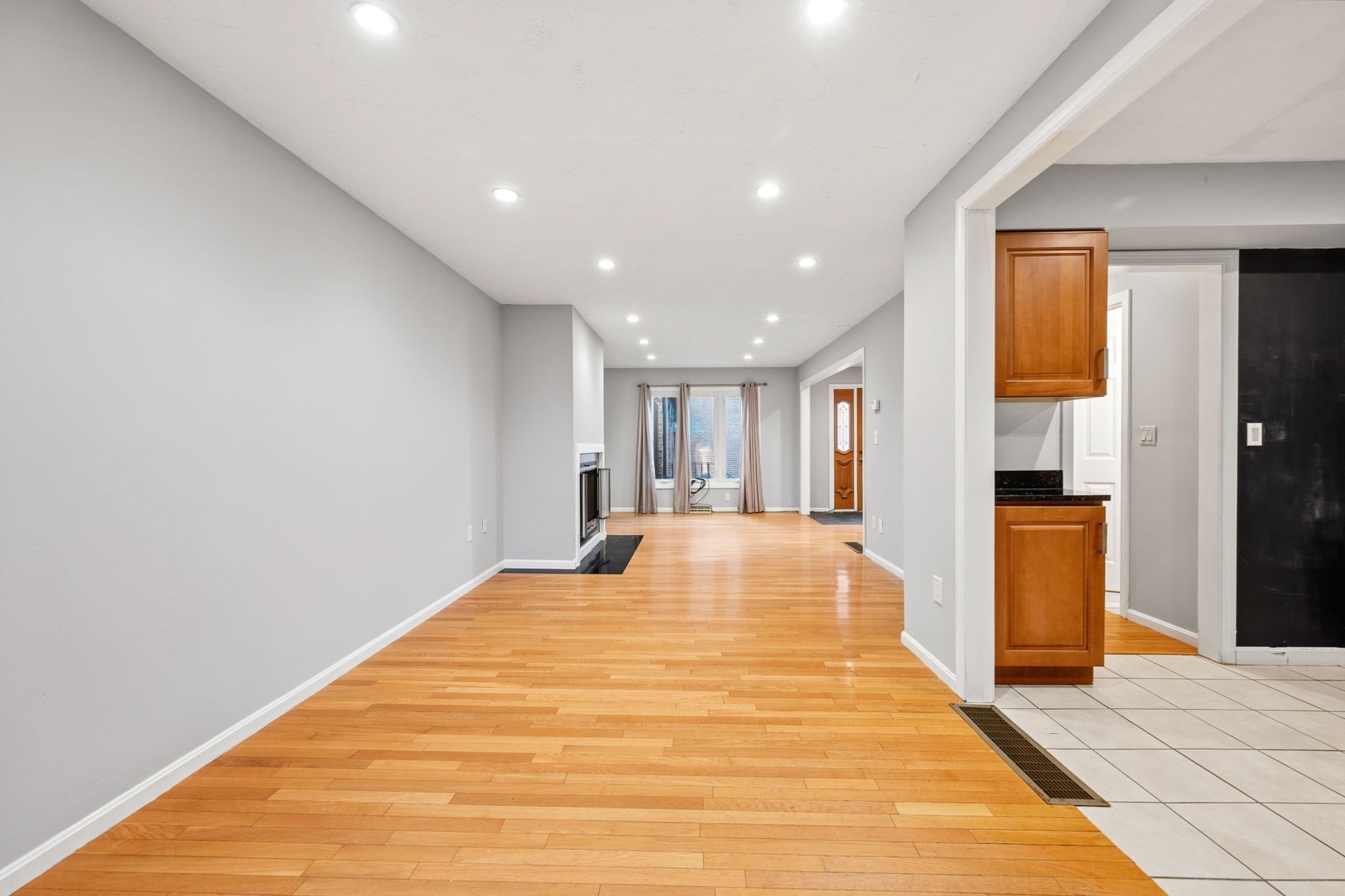 470 Adams St # 2 Property Photo 6