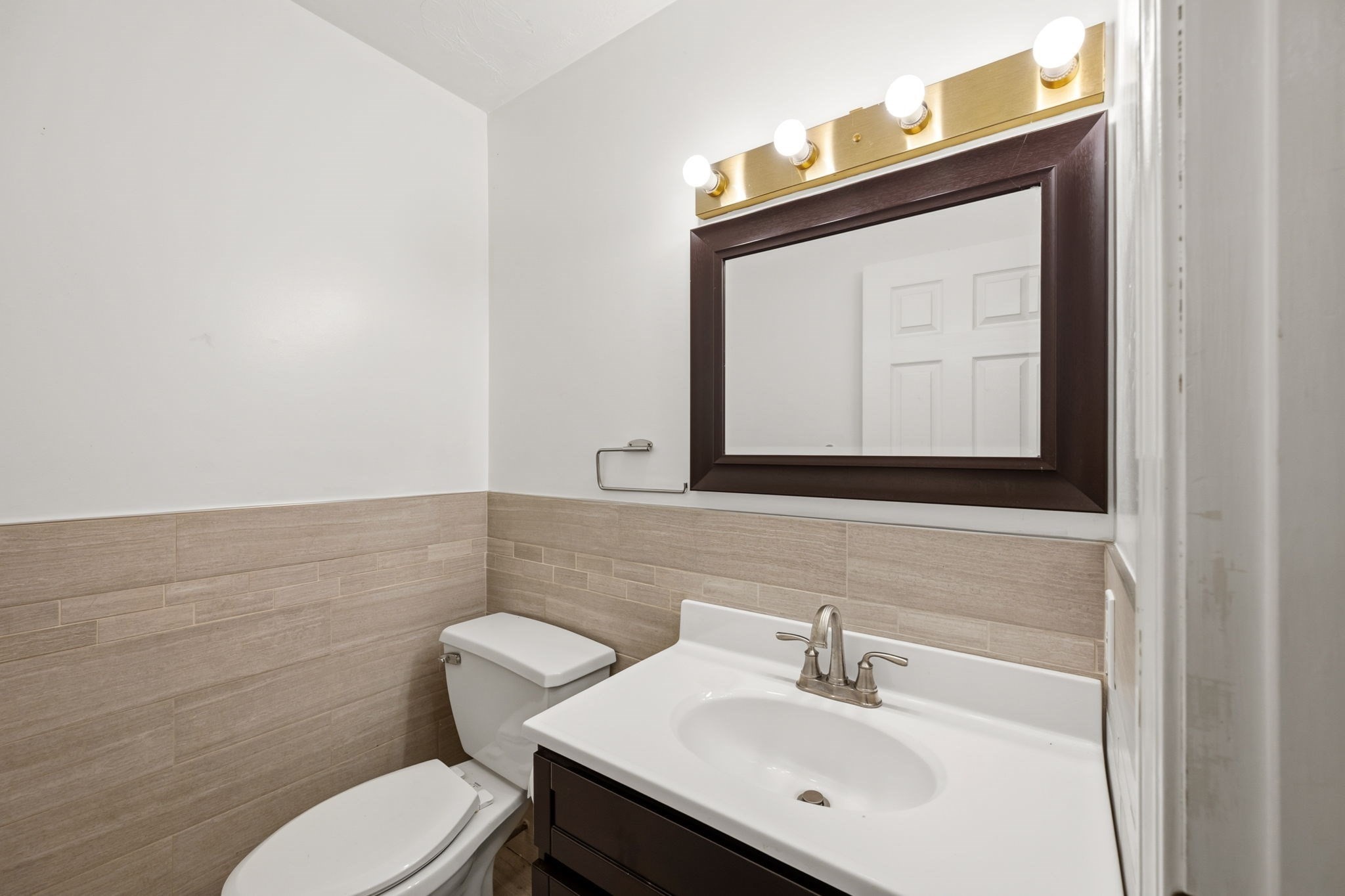 470 Adams St # 2 Property Photo 10