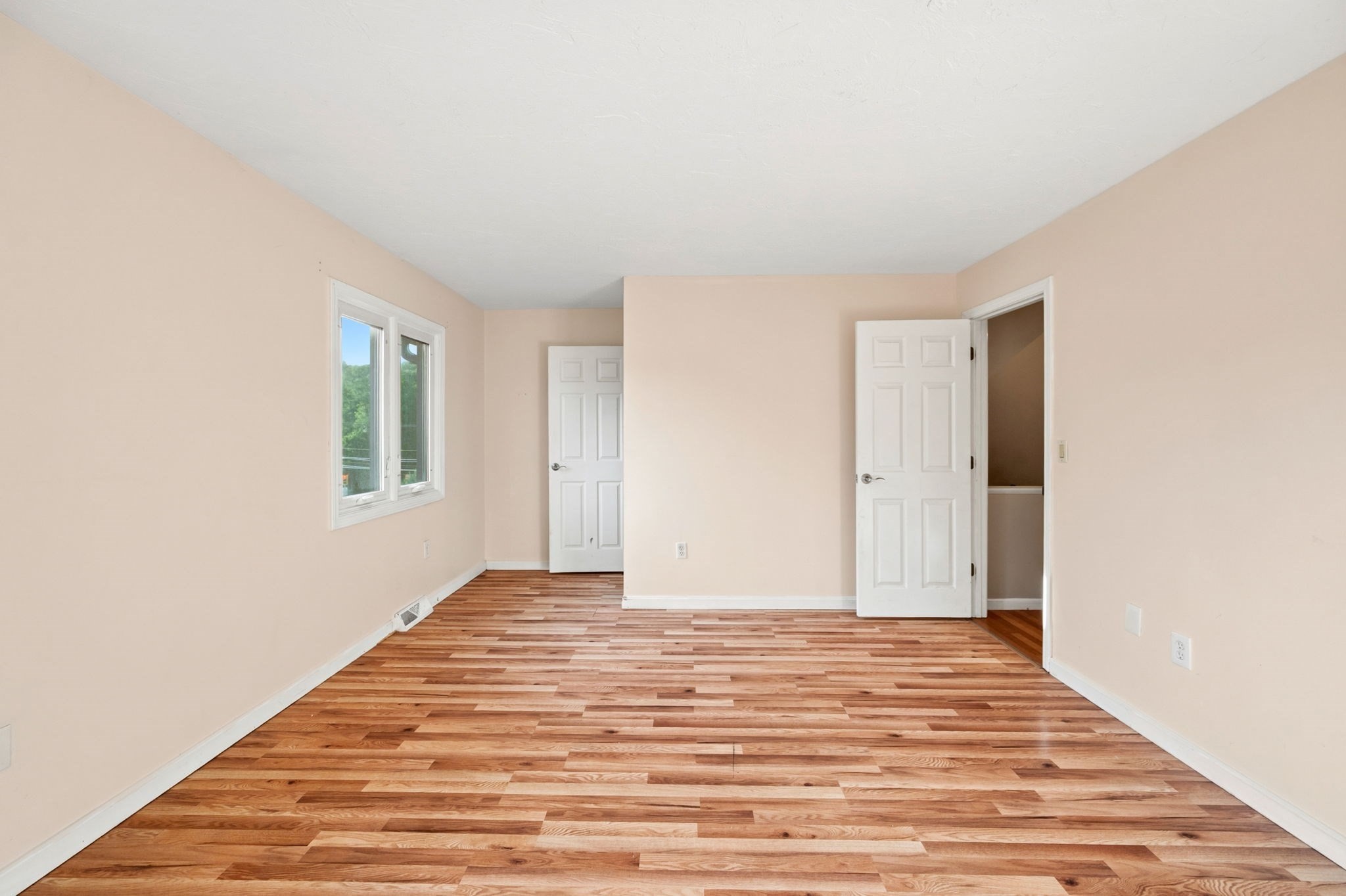 470 Adams St # 2 Property Photo 11