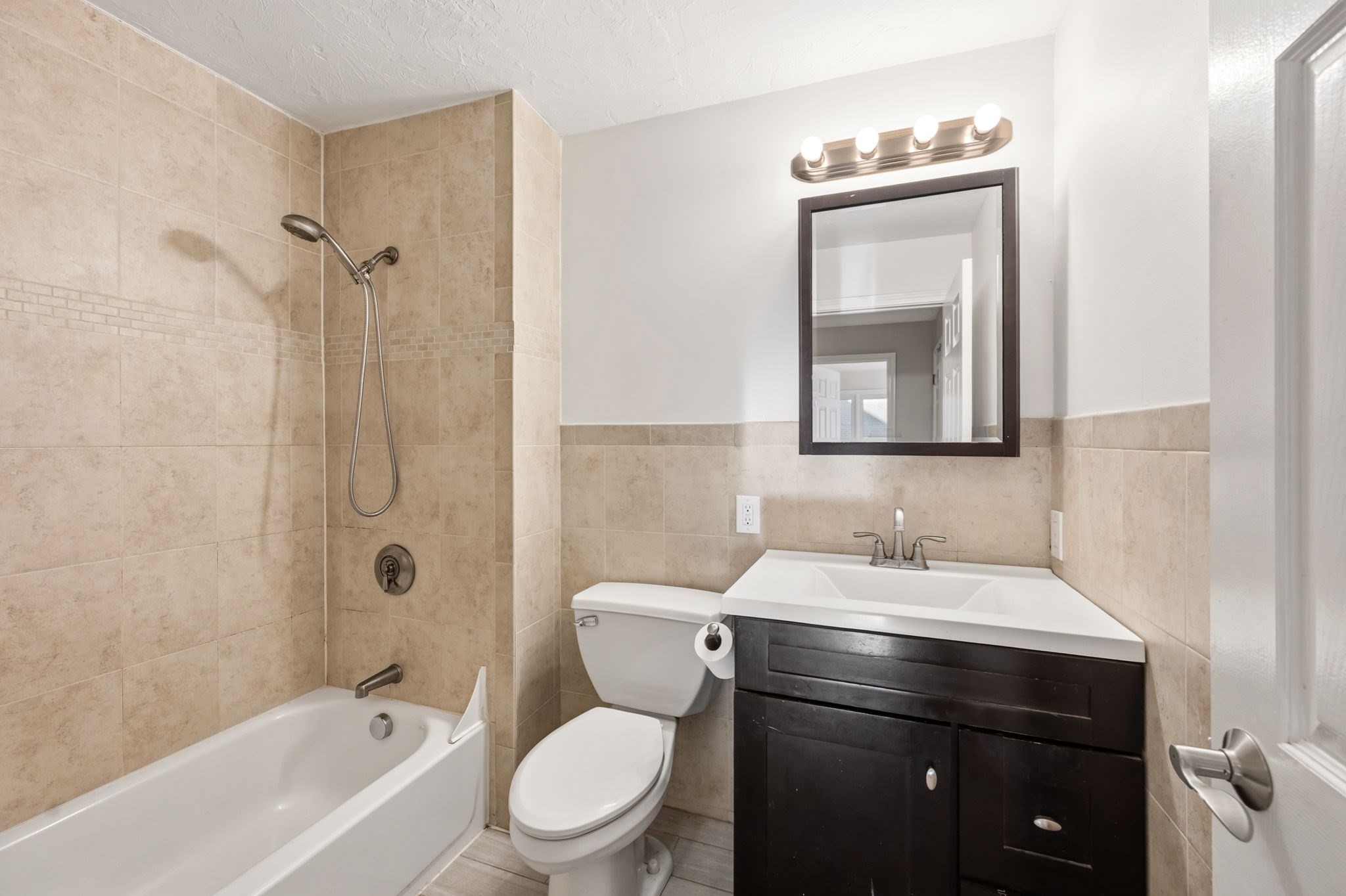 470 Adams St # 2 Property Photo 16